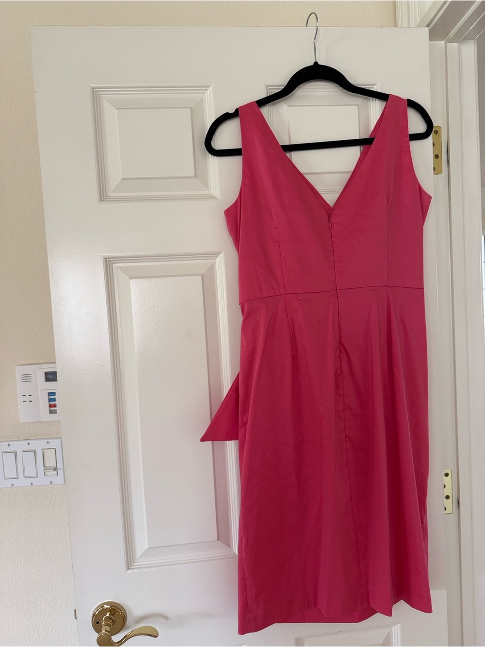Maggy London Fuchsia V-Neck Sleeveless Midi Dress